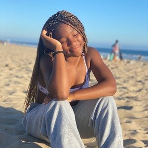 Meet your Posher, Aja